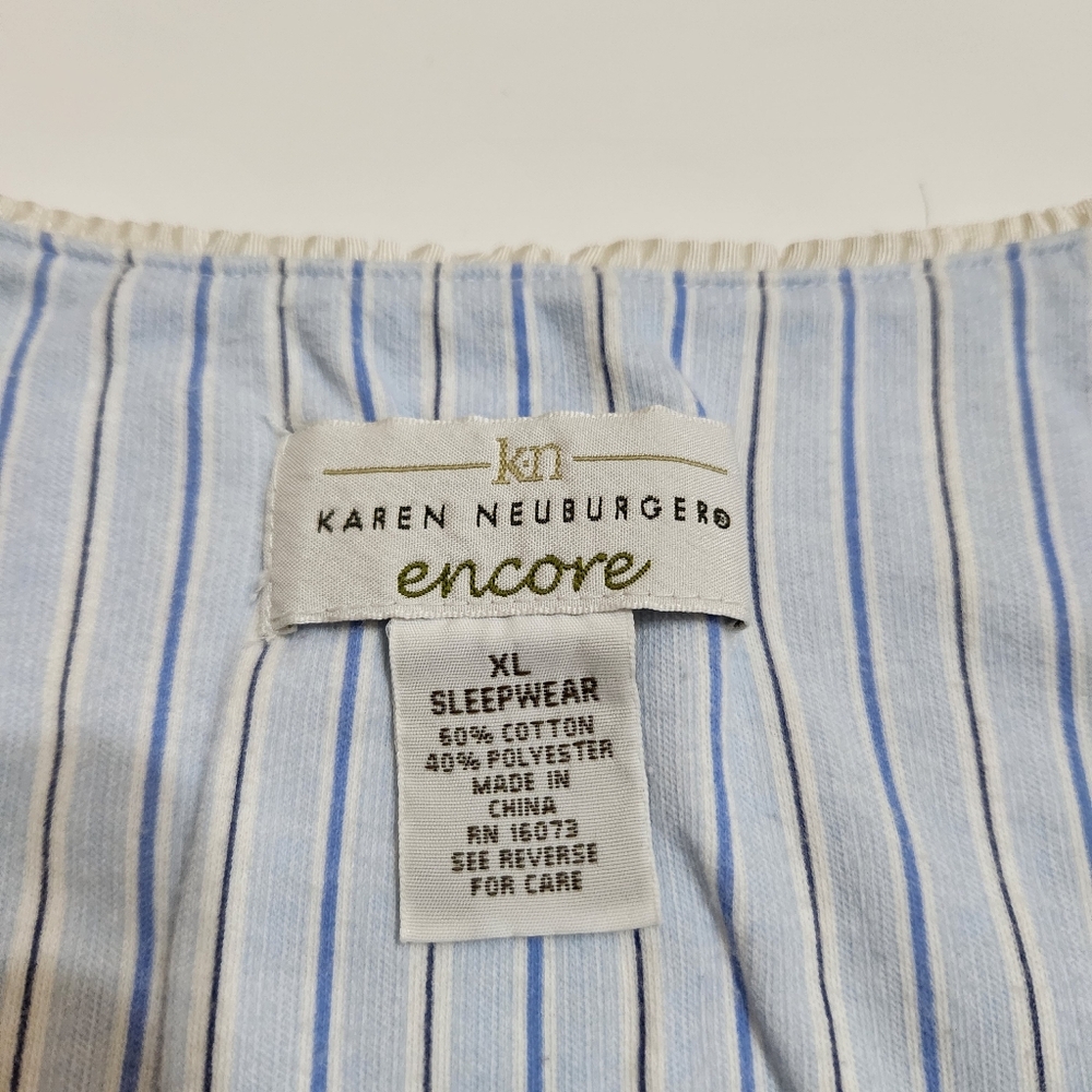 Karen Neuburger Short Sleeve Capri Pajama Set Blue Flowers  on White. Size XL - Picture 4 of 7